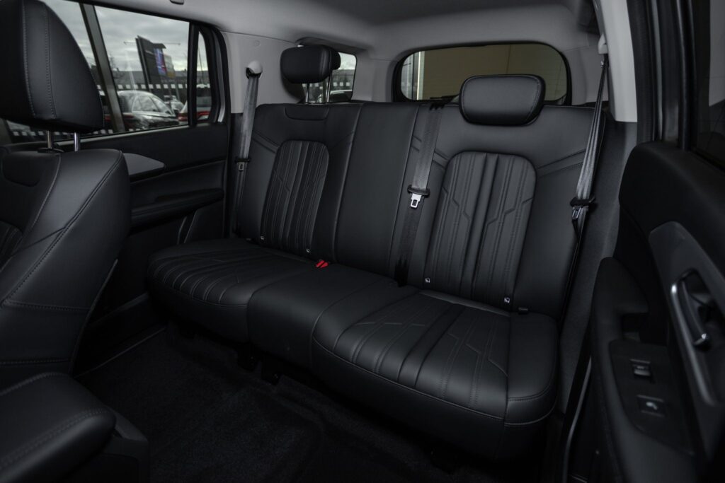 6e03c7bd48246e8056395285428f6e2d